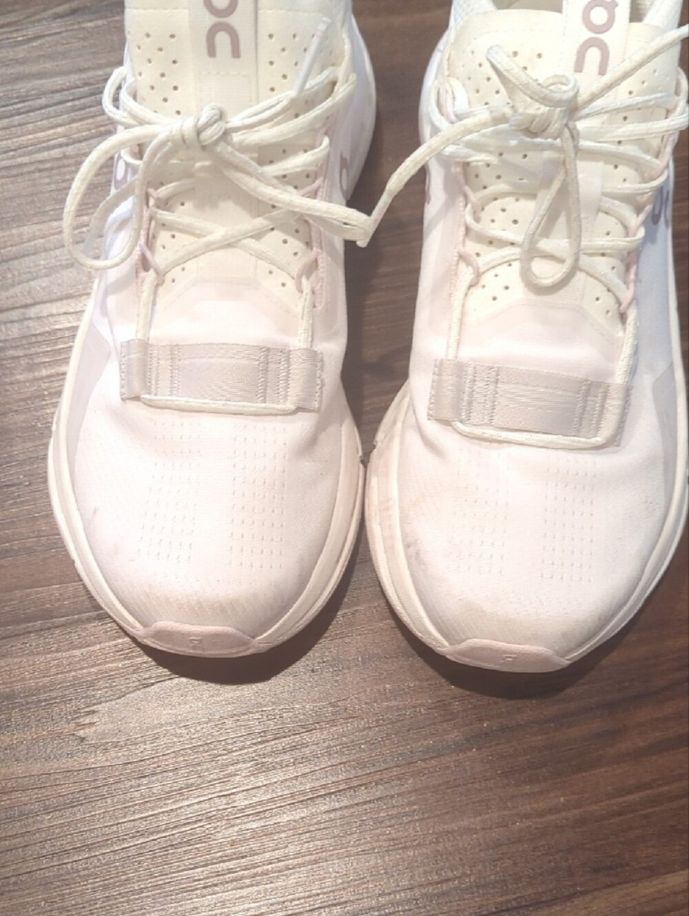 On Running Cloud Women's Sneakers - Picture 3 of 7